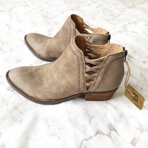 Born Waterville Woven Leather Ankle Boots Size 8.5